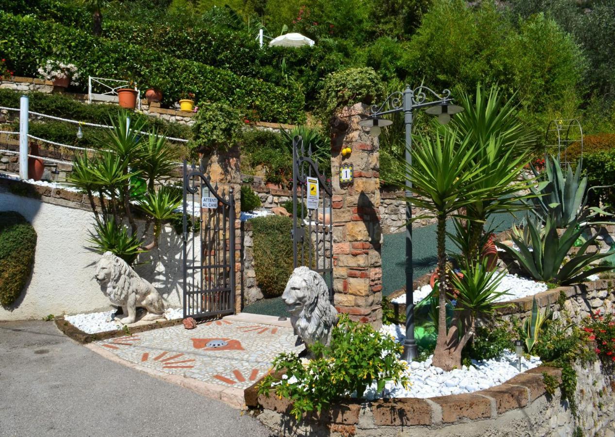 Appartamenti Casa Carlotta Limone sul Garda Eksteriør bilde